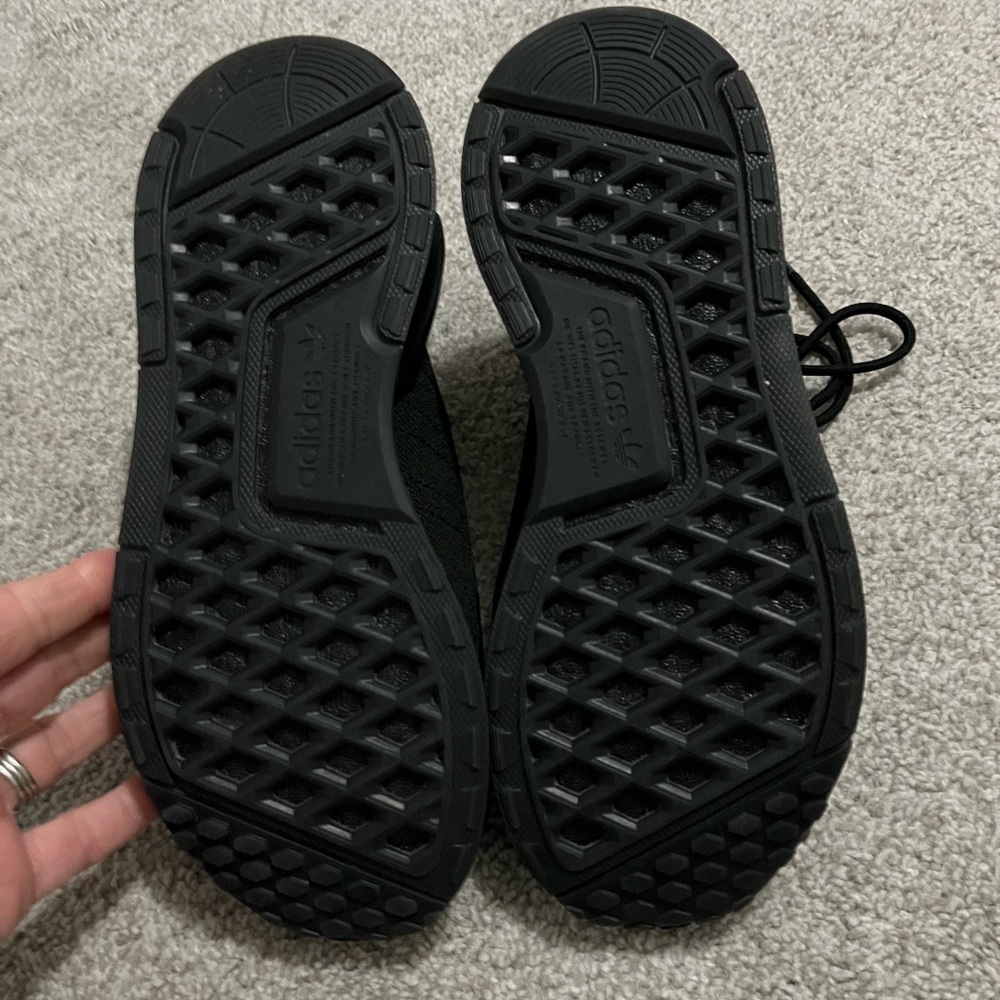 Adidas boys size 6 1/2 brand new black sneakers